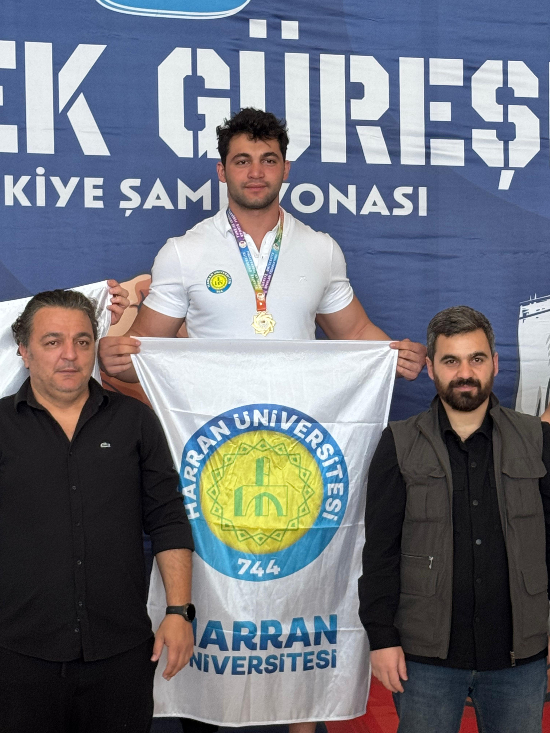 Üniversitemiz Bilek Güreşinde Büyük Başarı Elde Etti